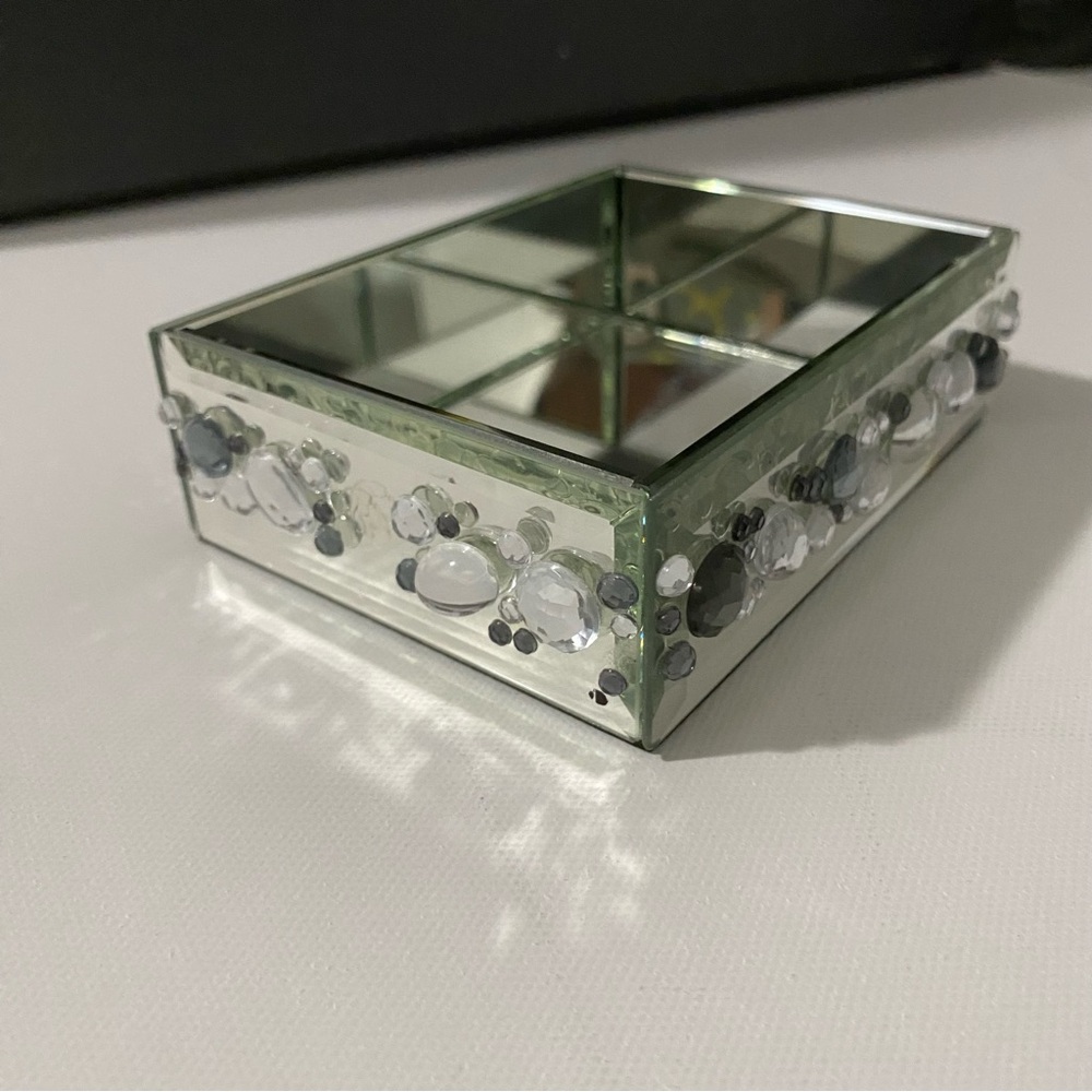 Elegant Mirrored Box with Crystal/Stone Accents
